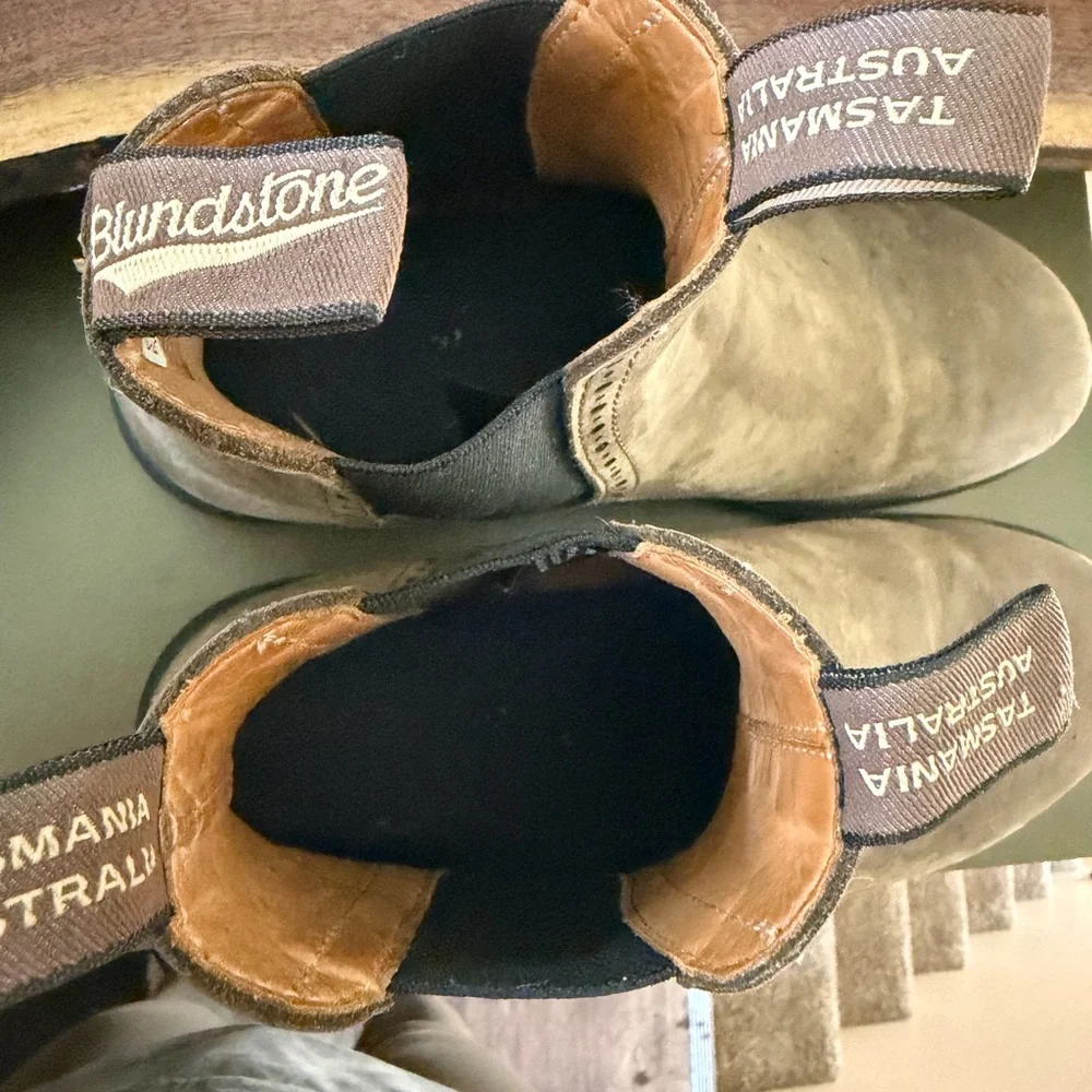 Blundstone Women’s Chelsea Boot in Rustic Brown - Picture 3 of 4